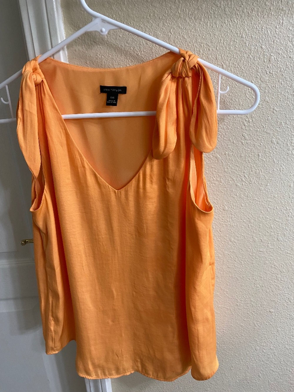 Ann Taylor Sleeveless Blouse – Size XXS